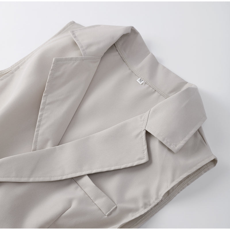 Ærmeløs buksedragt til kvinder i moderne stil