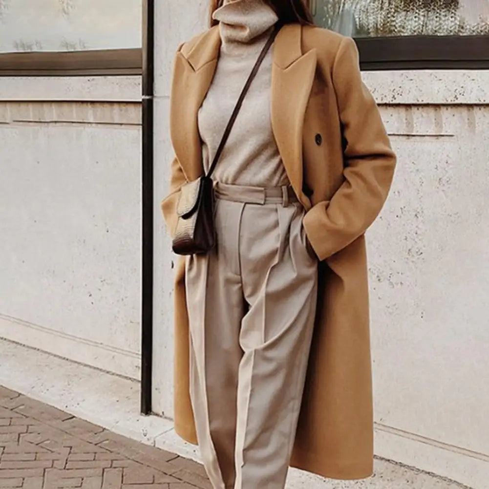 Liva | Elegant Dobbeltradet Trenchcoat med Reverskrave