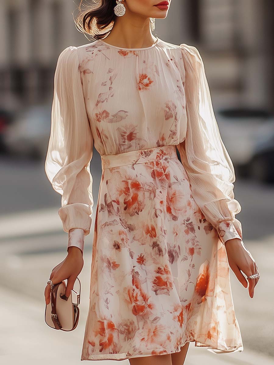 Ida – Blomsterprint plisseret kjole med korte ærmer