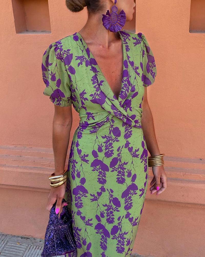 Brie | Blomstret Midikjole med V-udskæring