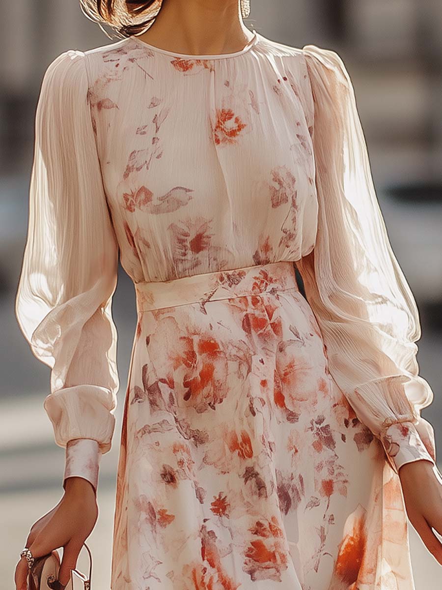 Ida – Blomsterprint plisseret kjole med korte ærmer