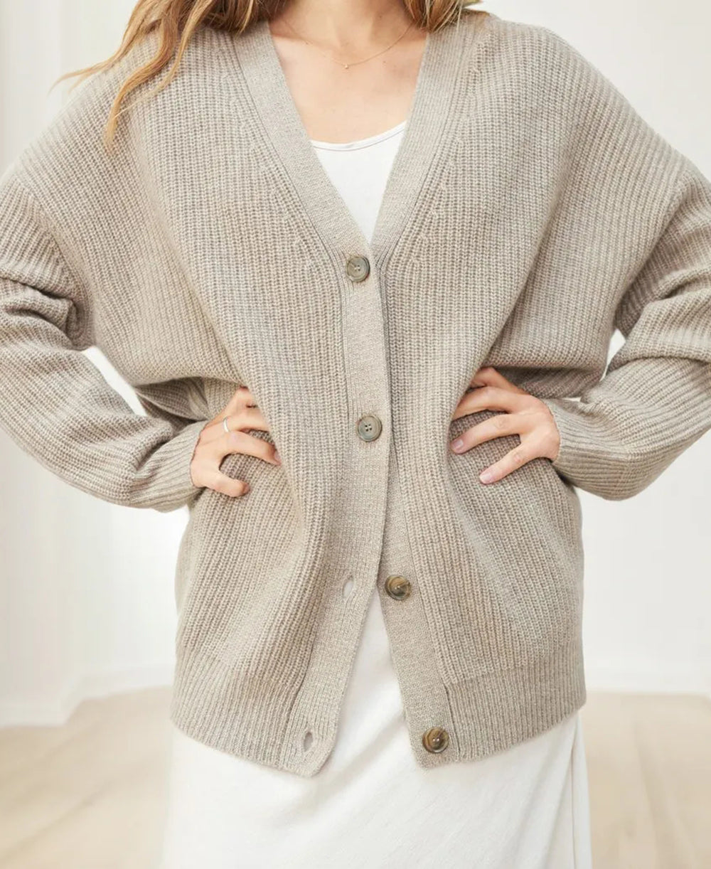 Martha | Kvinders Ribstrikket Cardigan med Knapper Plus Size