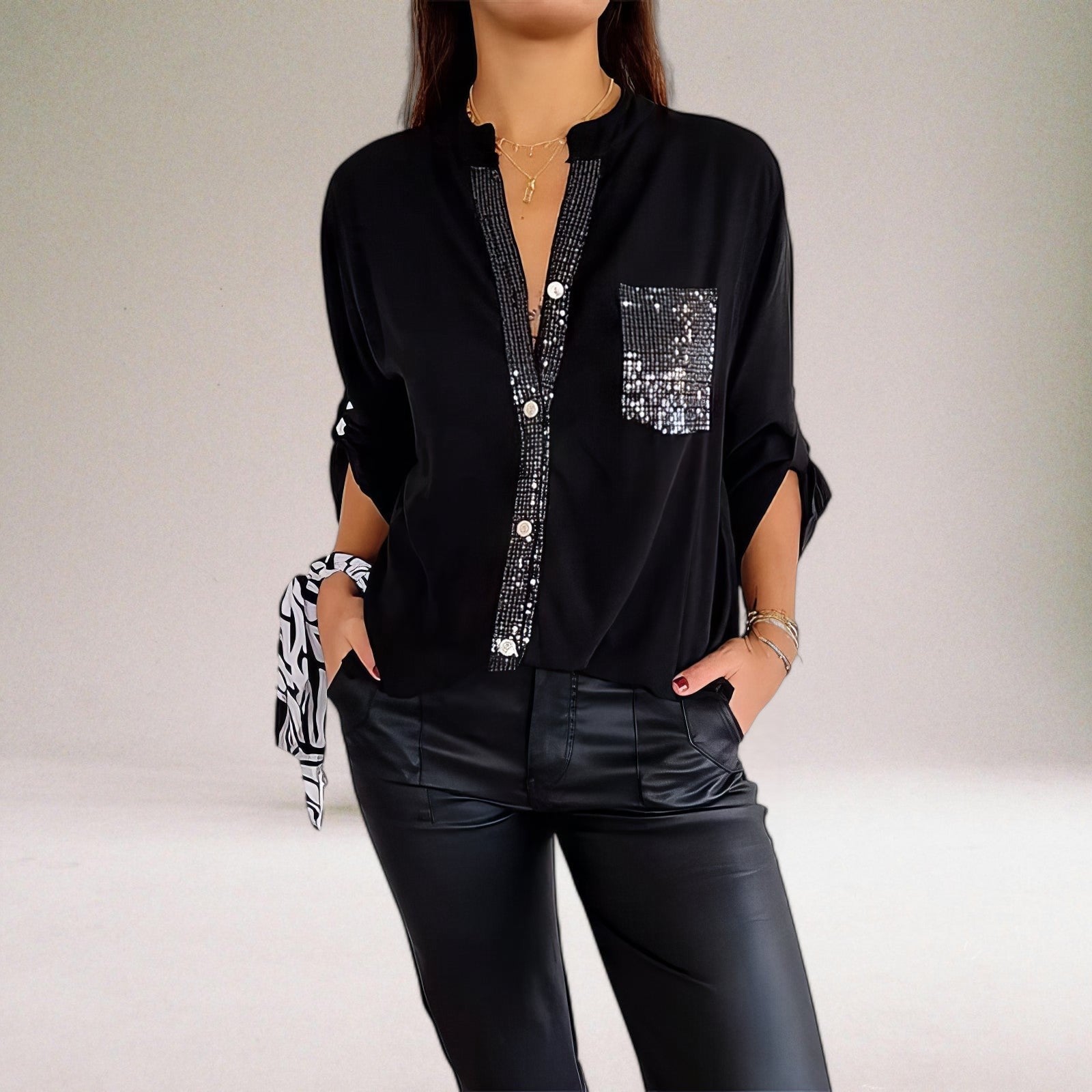 Elegant afslappet skjorte med tidløst design til kvinder